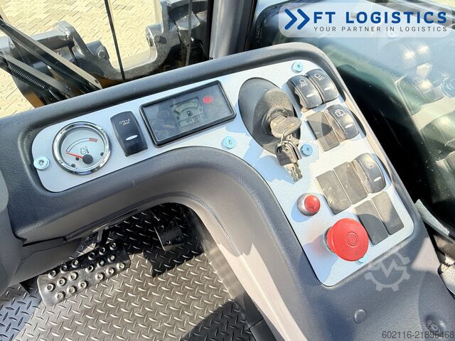 ładowarka teleskopowa JCB TLT 30D NEW TIRES CABIN ONLY 4478 HOUR