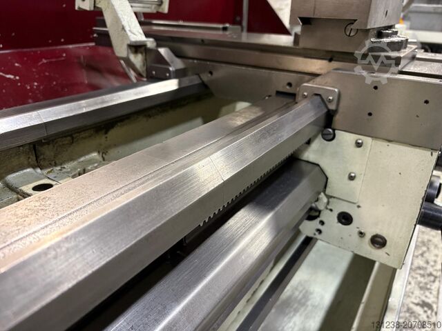 Tour central Harrison V390 Gap Bed Centre Lathe