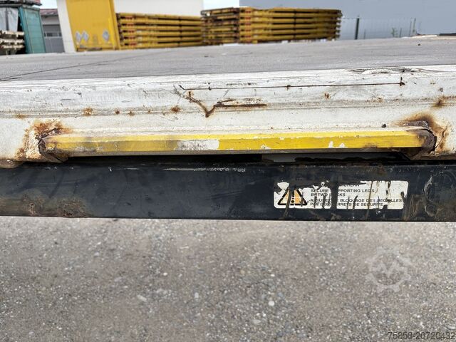 Swap body open Krone Plattform 7,82m mit Steckrungen mittig