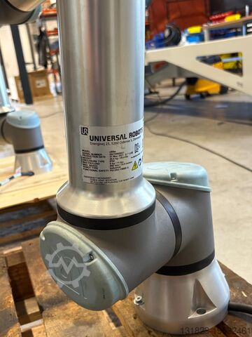 Endüstri̇yel robot Universal Robots UR5e