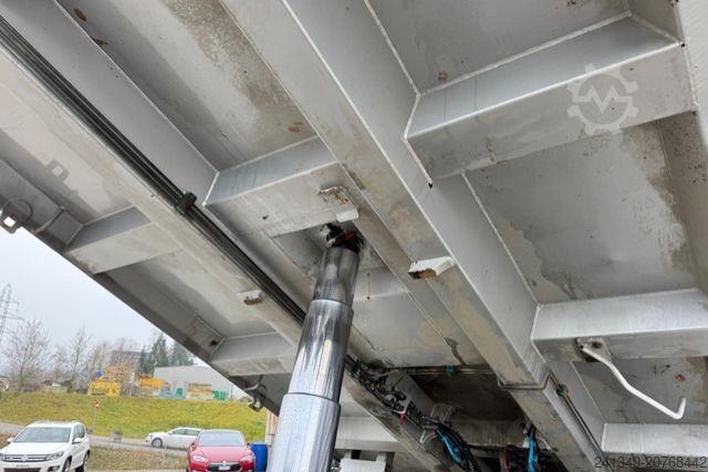 Tipper truck RENAULT C480 8x4 2S Moser