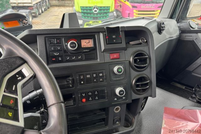 Tipper truck RENAULT C480 8x4 2S Moser