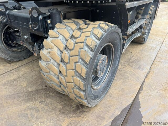 Wheel excavator Caterpillar M320F