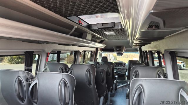 Miniautocarro MERCEDES-BENZ 519  Allrad 4 x 4 Lagerfahrzeug Stock 20 Sitzer