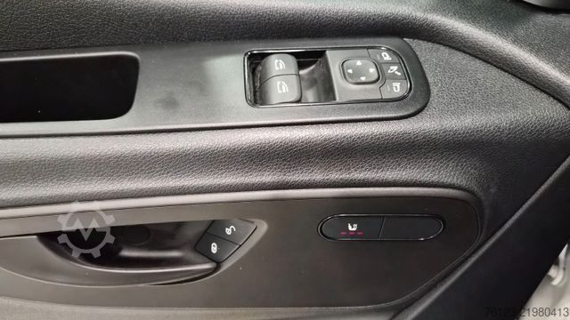 Miniautocarro MERCEDES-BENZ 519  Allrad 4 x 4 Lagerfahrzeug Stock 20 Sitzer