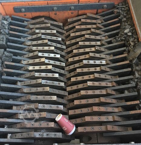 Dubbelassige versnipperaar van het type Shredder.