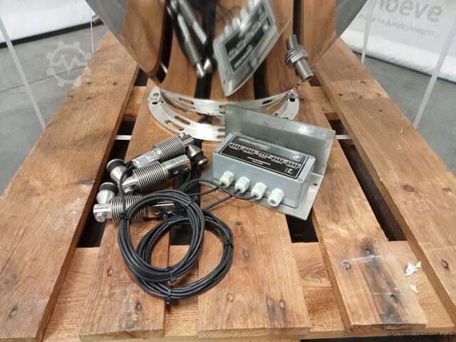 AZO 3-point weighing hopper equipped with vacuum filter AZO 