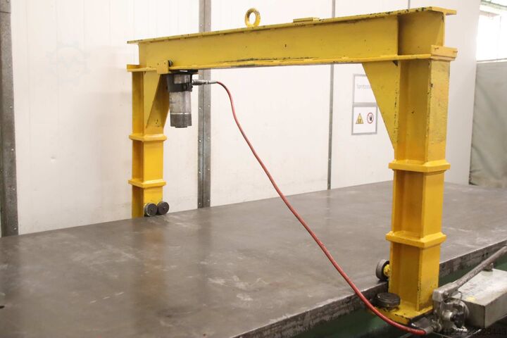 Płyta mocująca z prasą prostującą unbekannt 1510/4025/H900 mm