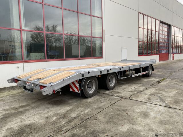 Reboque com plataforma rebaixada Möslein T 3-8,20 P OR  3 Achs Tieflader gerader Ladefläche 8,10 m,Neufahrzeug
