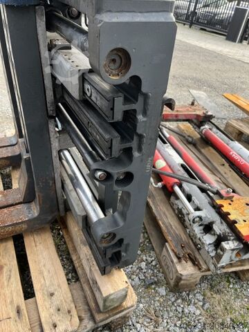 Multi-pallet handler 2/1 profile type Kaup 3T429