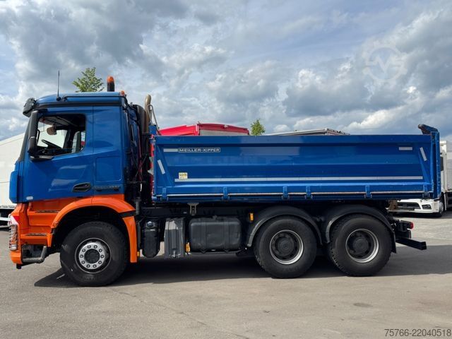Üç taraflı damperli kamyon MERCEDES-BENZ AROCS 2648 / MEILLER / 125 TKM