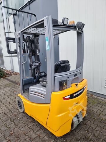 Wózek widłowy Jungheinrich EFG 215 Li-Ionen