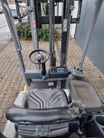 Wózek widłowy Jungheinrich EFG 215 Li-Ionen