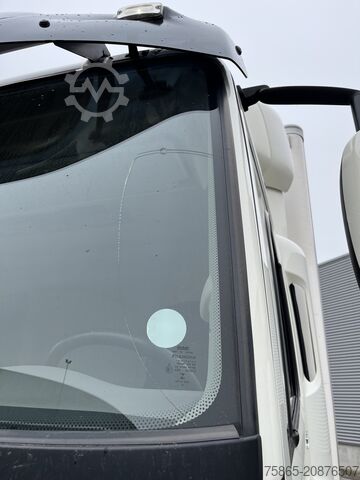 Refrigerated/freezer transport DAF CF 260 FA / Carrier Koeler - 30 gr / Chereau Fr...