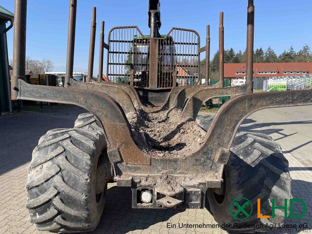 Forstfahrzeuge John Deere 1210 E