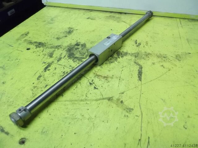 Lineáris működtető Festo DGO-