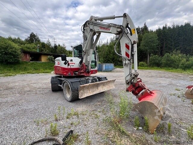 Točkaš bager Takeuchi TB 395 W
