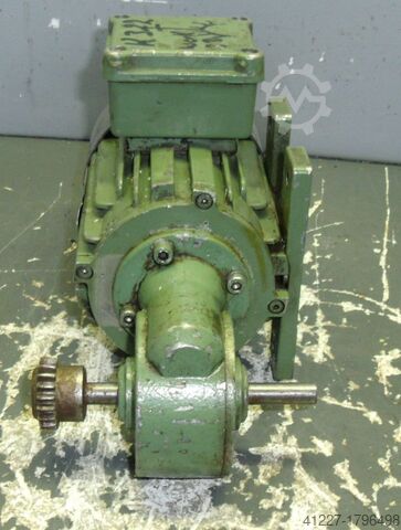 Motorreductor 0,1 kW 150 rpm Lenze 43.551.30.3.3.5