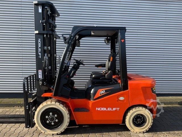 Elektrisk 4 -hjulig gaffeltruck Noblelift CPD30-AF1S