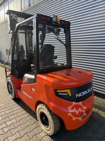 Elektrisk 4 -hjulig gaffeltruck Noblelift CPD30-AF1S