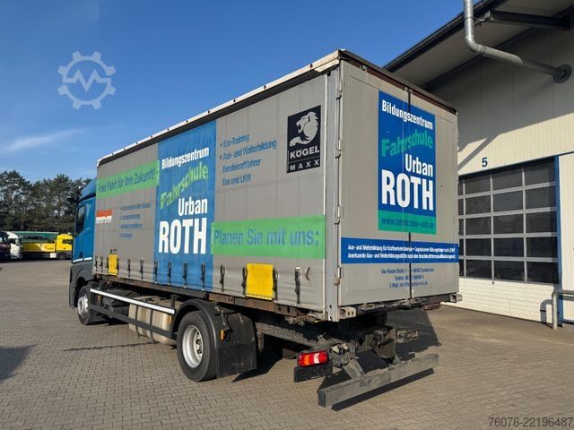 Caminhão com carroçaria intercambiável Kögel BDF Wechselbrücke 7.45 Curtainsider