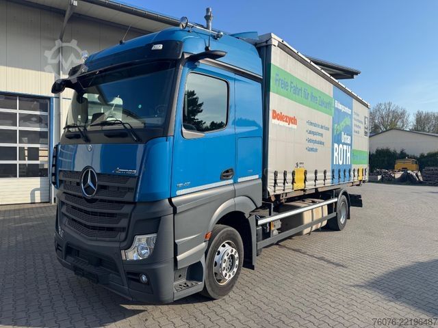 Caminhão com carroçaria intercambiável Kögel BDF Wechselbrücke 7.45 Curtainsider