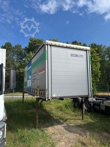 Caminhão com carroçaria intercambiável Kögel BDF Wechselbrücke 7.45 Curtainsider