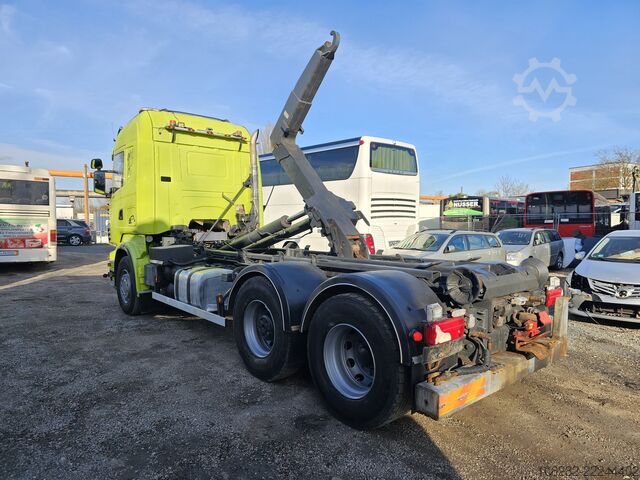 Camión portacontenedores de gancho SCANIA R500 LB6X2HHZ, RETARDER Blatt/Blatt 3xPi