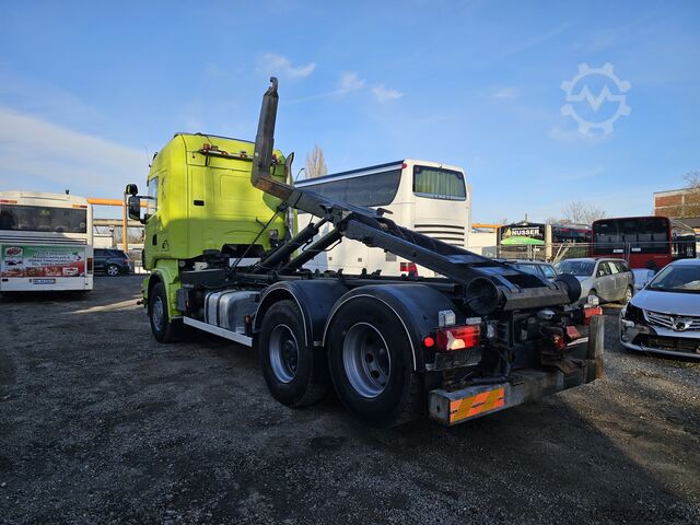 Camión portacontenedores de gancho SCANIA R500 LB6X2HHZ, RETARDER Blatt/Blatt 3xPi