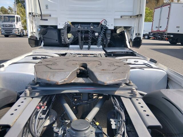 Tractor estándar DAF XG+ 530 FT Intarder Standklima ACC