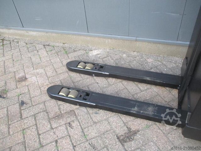 Pallet stacker BT SWE 080L