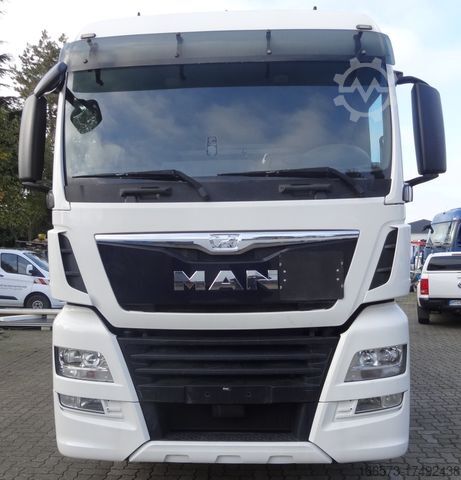 Düz kasa kamyon MAN TGX 26.500 Palfinger PK20501