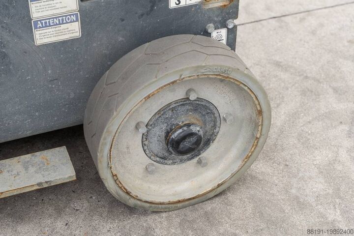 Schaarlift Aichi SV 10 EWL