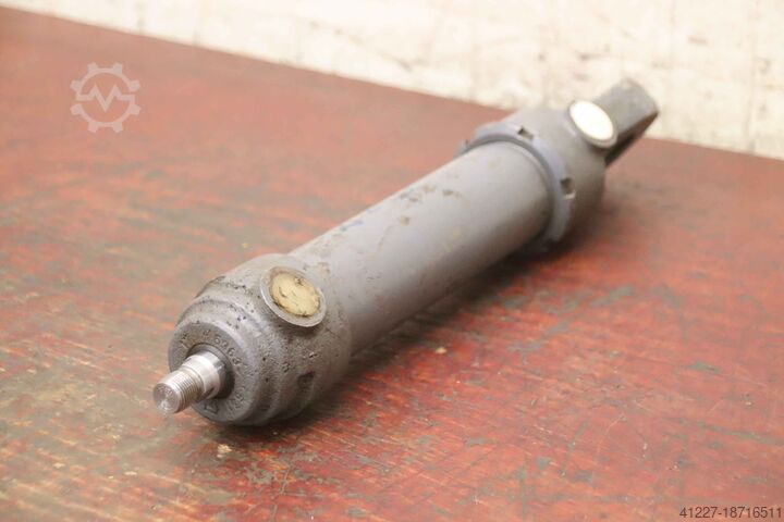 Cylinder hydrauliczny unbekannt Hub 110 mm