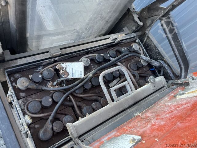 Stand-on gaffeltruck BT SPE200D