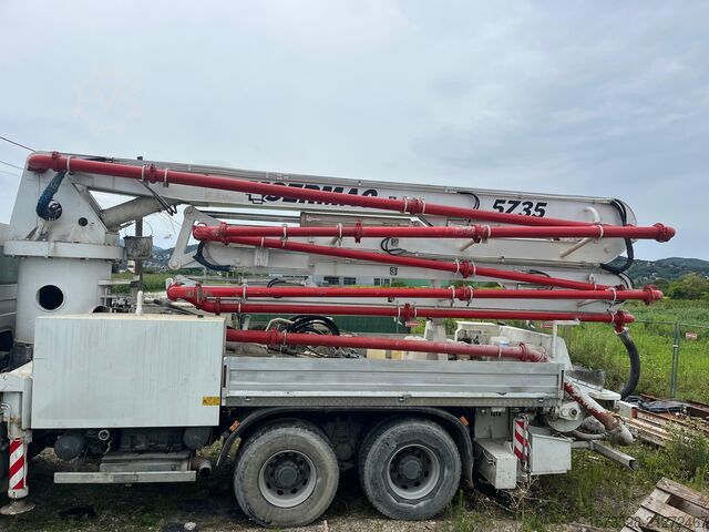 Concrete pump Renault XERAX DM8203DEST05