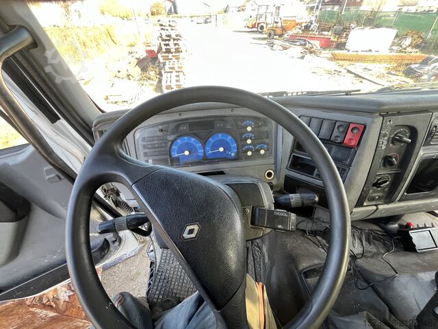 Concrete pump Renault XERAX DM8203DEST05