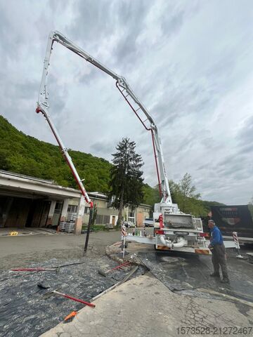 Concrete pump Renault XERAX DM8203DEST05