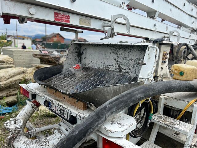 Concrete pump Renault XERAX DM8203DEST05