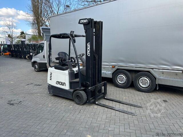 Elektromos háromkerekű targonca Crown SC4220-1.3H
