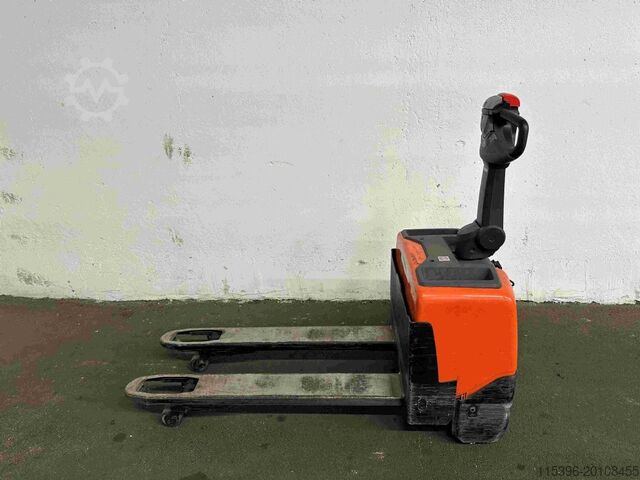 Electric Pallet Truck Toyota LWE 130