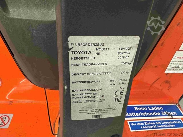 Paletli kamyon Toyota LWE 200