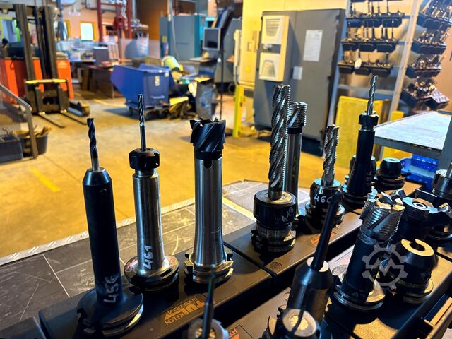 Lot of SK 40 tool holders nan nan