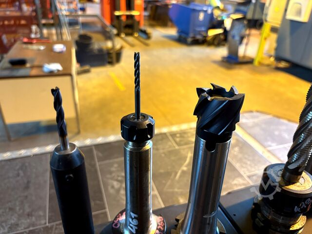 Lot of SK 40 tool holders nan nan