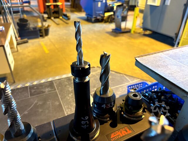 Lot of SK 40 tool holders nan nan