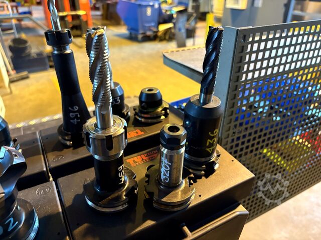 Lot of SK 40 tool holders nan nan