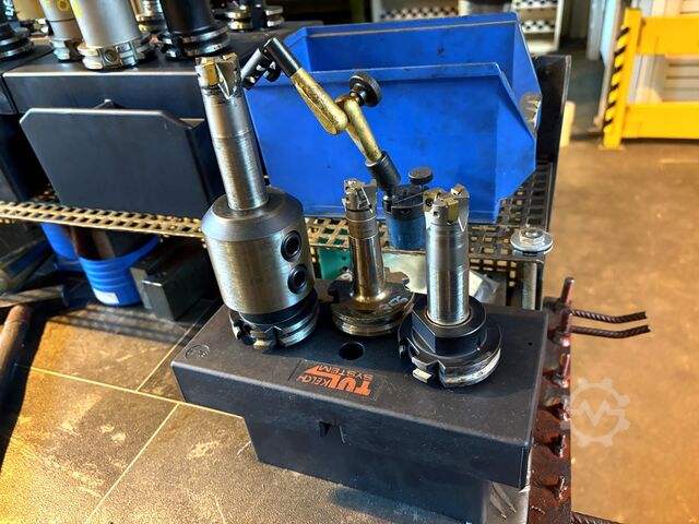 Lot of SK 40 tool holders nan nan