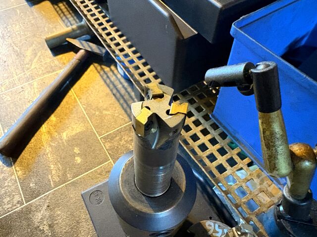 Lot of SK 40 tool holders nan nan