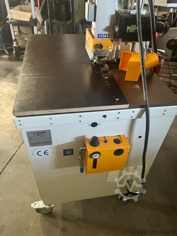 Μηχανή φρεζαρίσματος άκρων και εγκάρσιας κοπής SCM Praktika