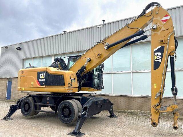 Malzeme taşıma makinesi CAT MH3022  2015   CE